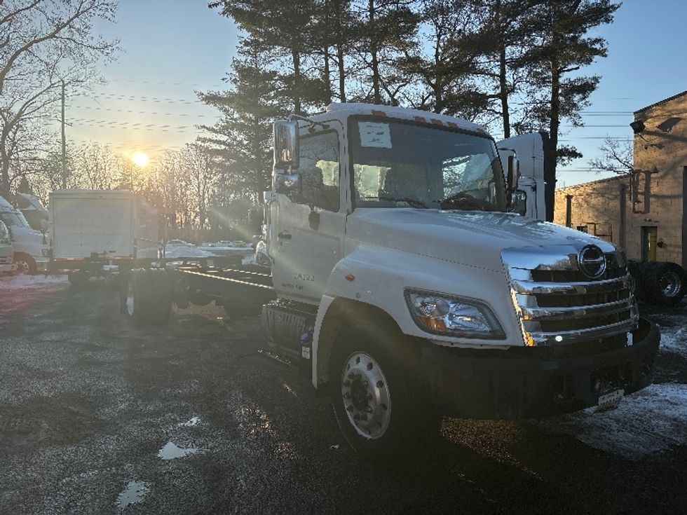 Cab and Chassis Truck-Light and Medium Duty Trucks-Hino-2020-268-Fairless Hills-PA-116,207\n\t\tmiles-$ 48,000 - Image 1