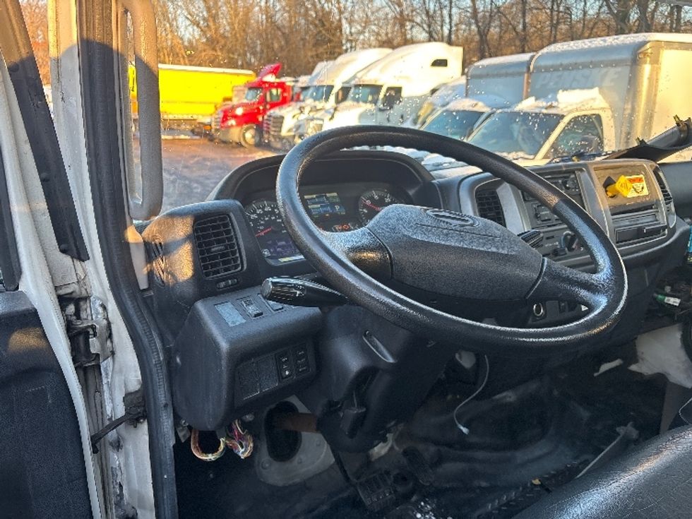 Cab and Chassis Truck-Light and Medium Duty Trucks-Hino-2020-268-Fairless Hills-PA-116,207\n\t\tmiles-$ 48,000 - Image 11