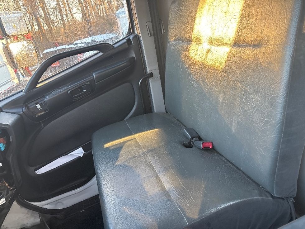 Cab and Chassis Truck-Light and Medium Duty Trucks-Hino-2020-268-Fairless Hills-PA-116,207\n\t\tmiles-$ 48,000 - Image 13