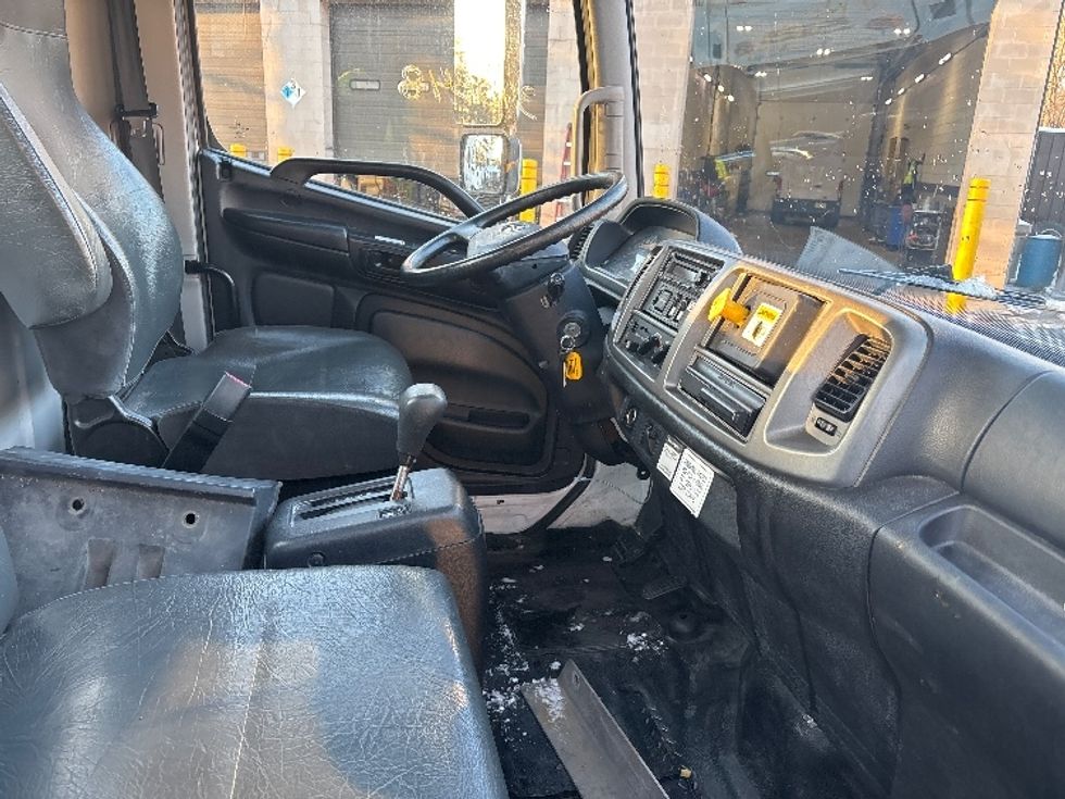 Cab and Chassis Truck-Light and Medium Duty Trucks-Hino-2020-268-Fairless Hills-PA-116,207\n\t\tmiles-$ 48,000 - Image 16