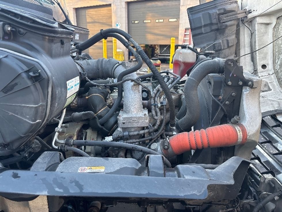 Cab and Chassis Truck-Light and Medium Duty Trucks-Hino-2020-268-Fairless Hills-PA-116,207\n\t\tmiles-$ 48,000 - Image 17