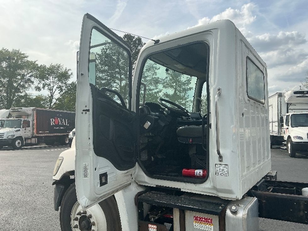 Cab and Chassis Truck-Light and Medium Duty Trucks-Hino-2020-338-Atlanta (Forest Park)-GA-162,357\n\t\tmiles-$ 45,500 - Image 13