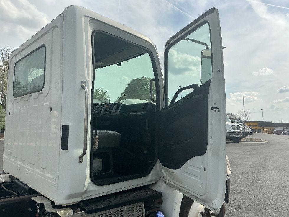 Cab and Chassis Truck-Light and Medium Duty Trucks-Hino-2020-338-Atlanta (Forest Park)-GA-162,357\n\t\tmiles-$ 45,500 - Image 17