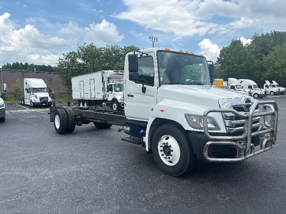 Cab and Chassis Truck-Light and Medium Duty Trucks-Hino-2024-L6-Forest Park-GA-119,171\n\t\tmiles-$ 71,250 - Image 1