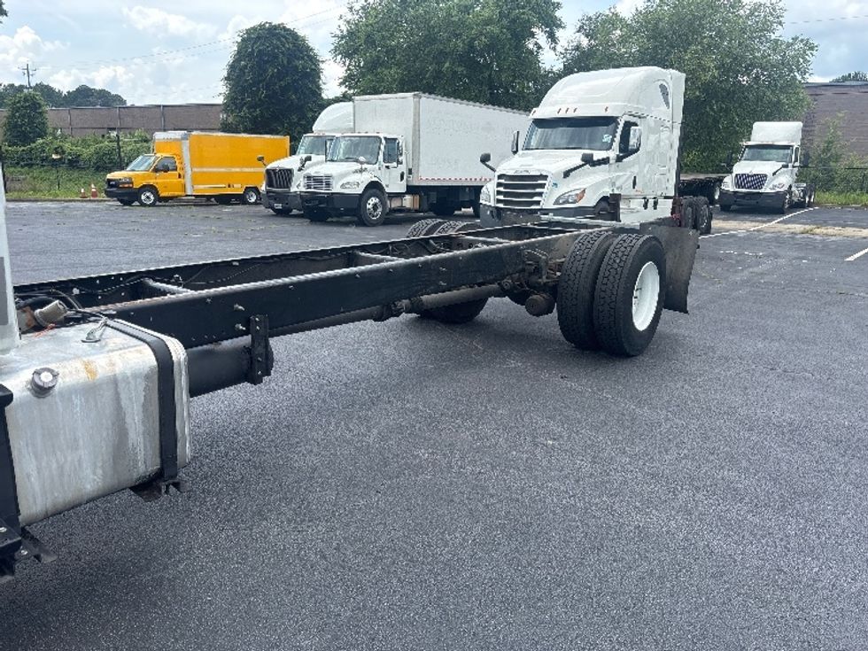 Cab and Chassis Truck-Light and Medium Duty Trucks-Hino-2024-L6-Forest Park-GA-119,171\n\t\tmiles-$ 71,250 - Image 5
