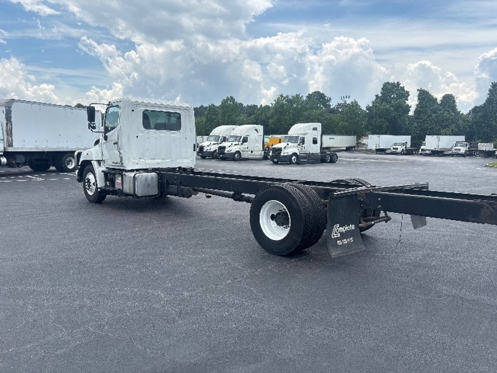 Cab and Chassis Truck-Light and Medium Duty Trucks-Hino-2024-L6-Forest Park-GA-119,171\n\t\tmiles-$ 71,250 - Image 6