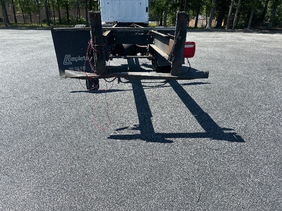 Cab and Chassis Truck-Light and Medium Duty Trucks-Hino-2024-L6-Forest Park-GA-119,171\n\t\tmiles-$ 71,250 - Image 9