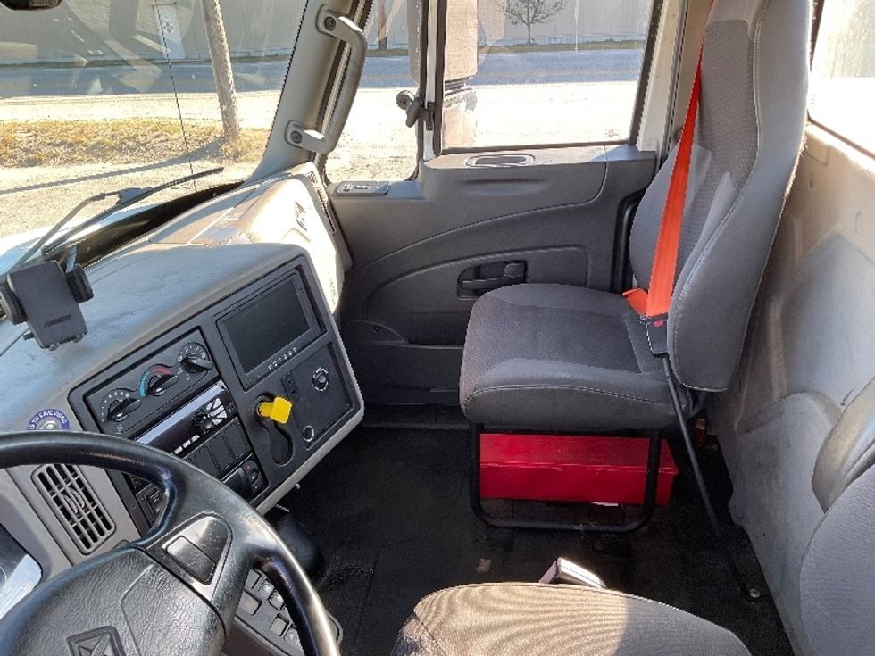 Cab and Chassis Truck-Light and Medium Duty Trucks-International-2017-4300-Montgomery-NY-371,488\n\t\tmiles-$ 17,750 - Image 15