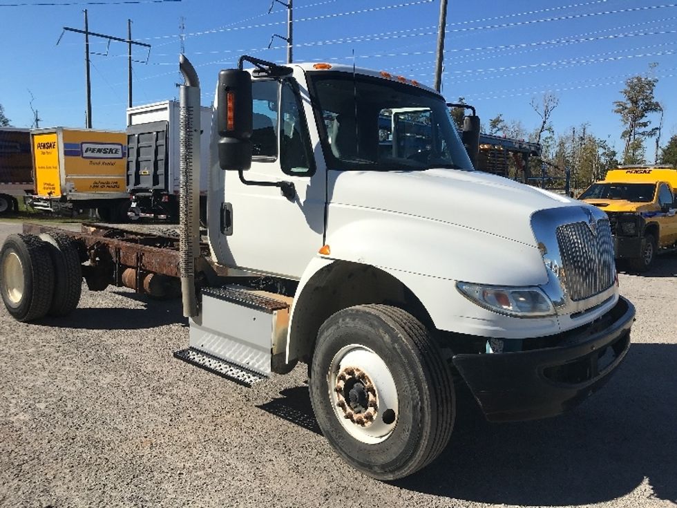 Cab and Chassis Truck-Light and Medium Duty Trucks-International-2017-4300-Panama City-FL-146,784\n\t\tmiles-$ 34,750 - Image 1