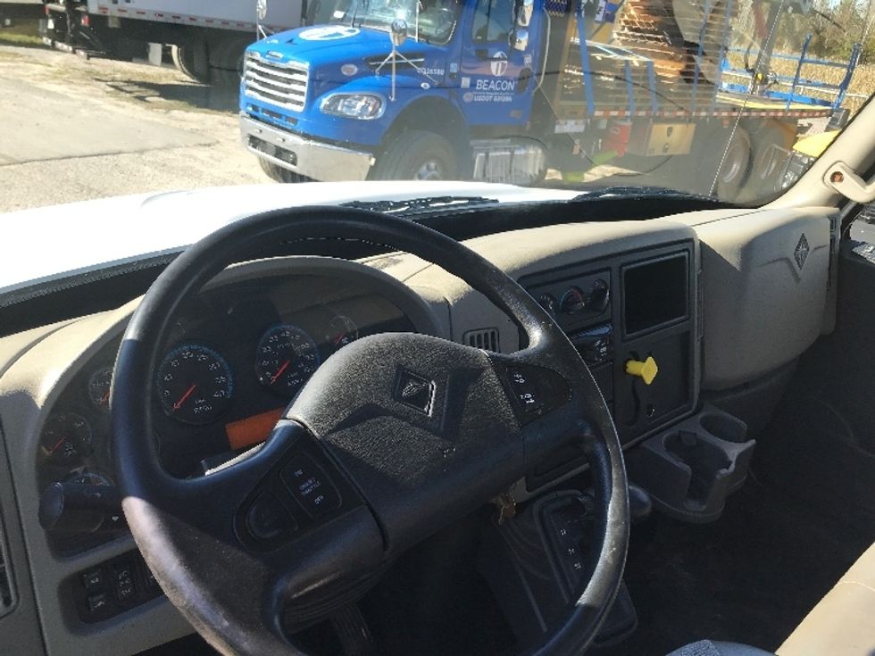 Cab and Chassis Truck-Light and Medium Duty Trucks-International-2017-4300-Panama City-FL-146,784\n\t\tmiles-$ 34,750 - Image 14