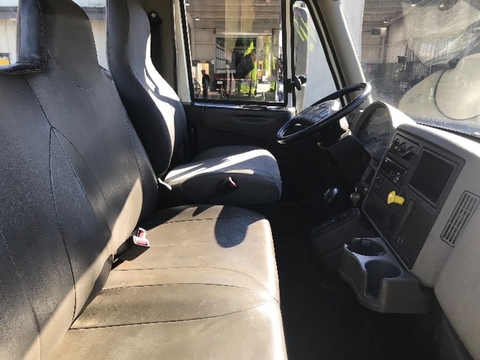 Cab and Chassis Truck-Light and Medium Duty Trucks-International-2017-4300-Panama City-FL-146,784\n\t\tmiles-$ 34,750 - Image 17