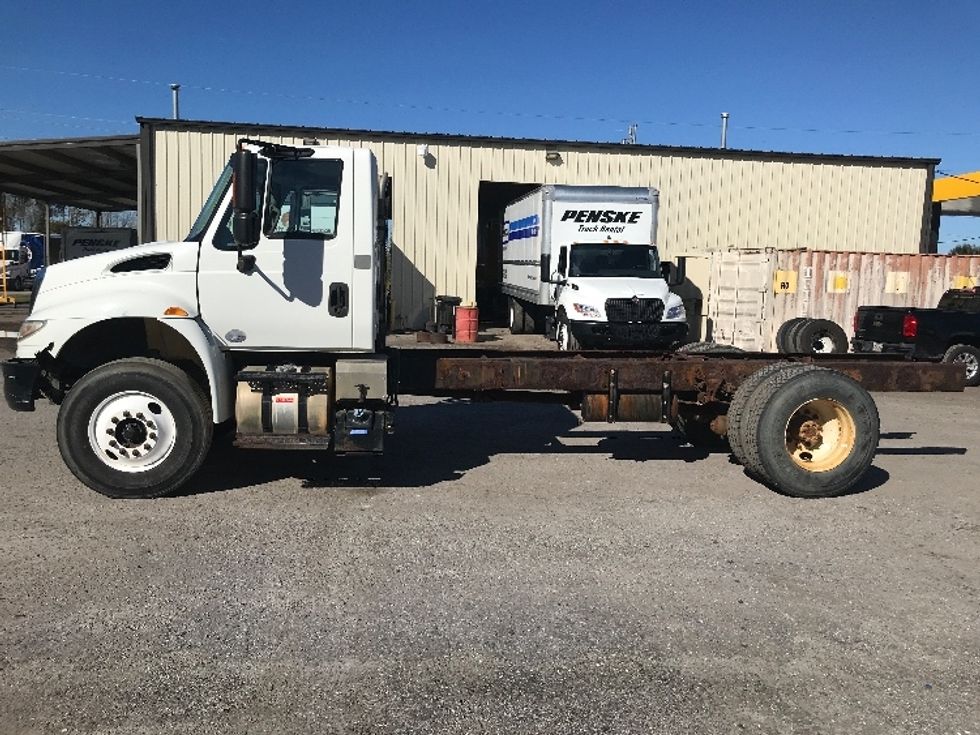2017 International 4300 DuraStar 4300 photo 3