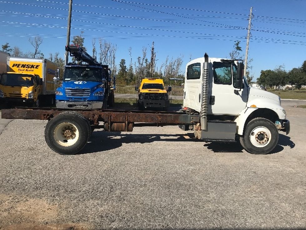 Cab and Chassis Truck-Light and Medium Duty Trucks-International-2017-4300-Panama City-FL-146,784\n\t\tmiles-$ 34,750 - Image 7
