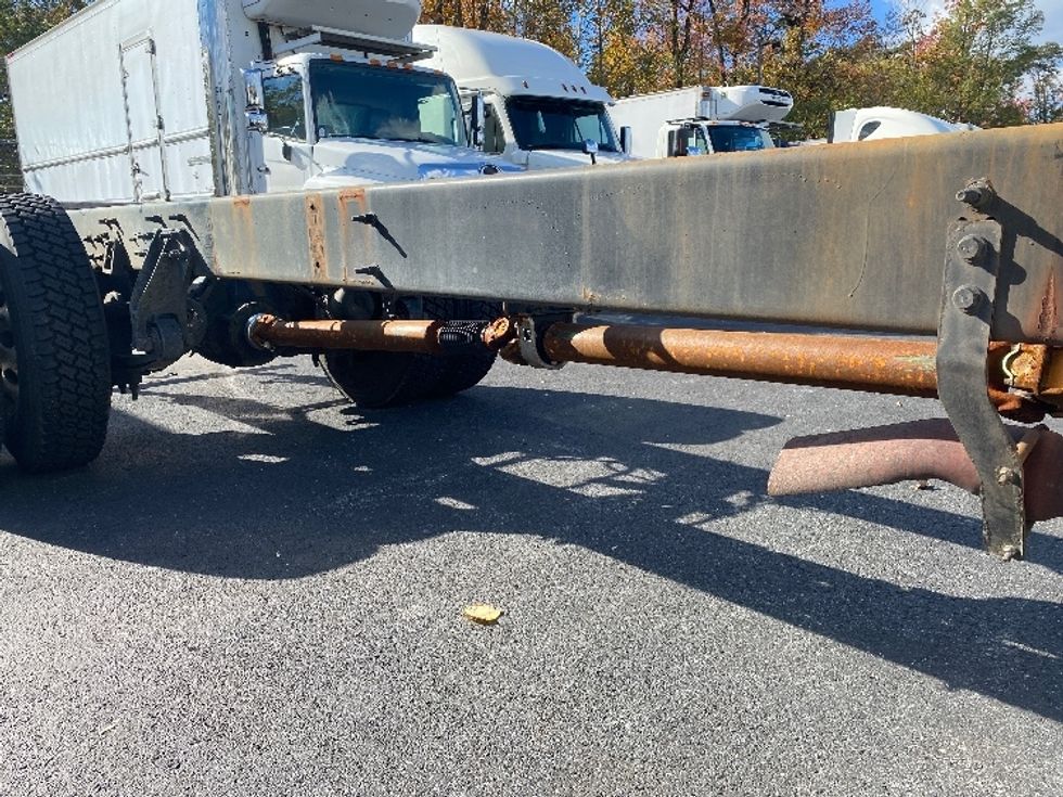 Cab and Chassis Truck-Light and Medium Duty Trucks-International-2018-4300-Jessup-MD-153,629\n\t\tmiles-$ 29,750 - Image 11