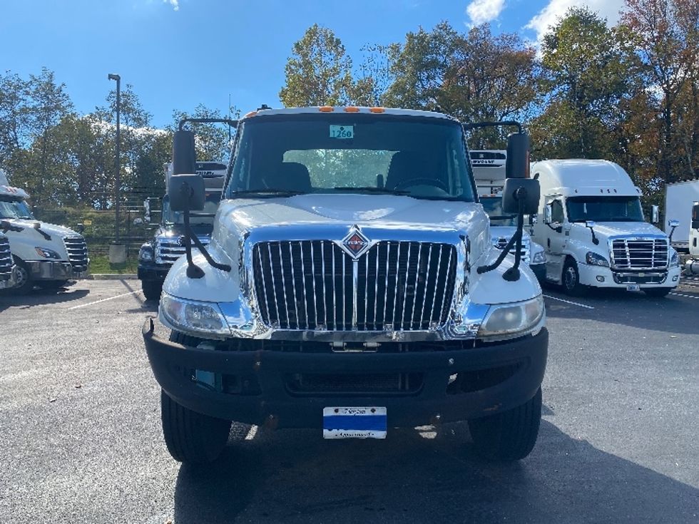 2018 International 4300 DuraStar 4300 photo 2