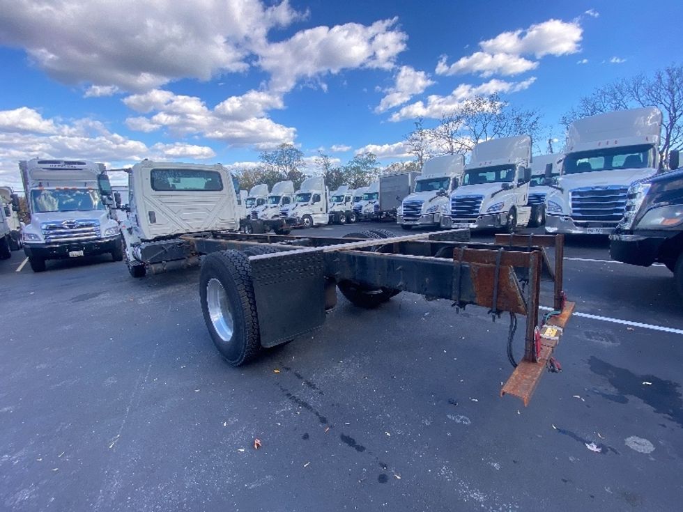 Cab and Chassis Truck-Light and Medium Duty Trucks-International-2018-4300-Jessup-MD-153,629\n\t\tmiles-$ 29,750 - Image 7