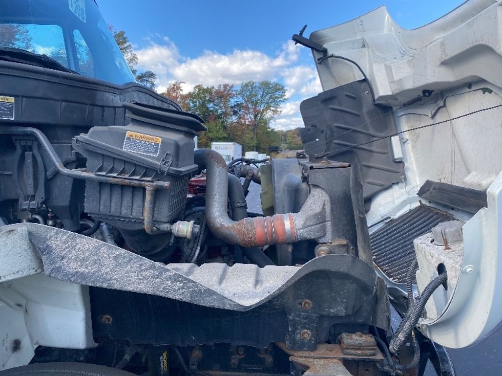 Cab and Chassis Truck-Light and Medium Duty Trucks-International-2018-4300-Jessup-MD-156,698\n\t\tmiles-$ 29,250 - Image 22