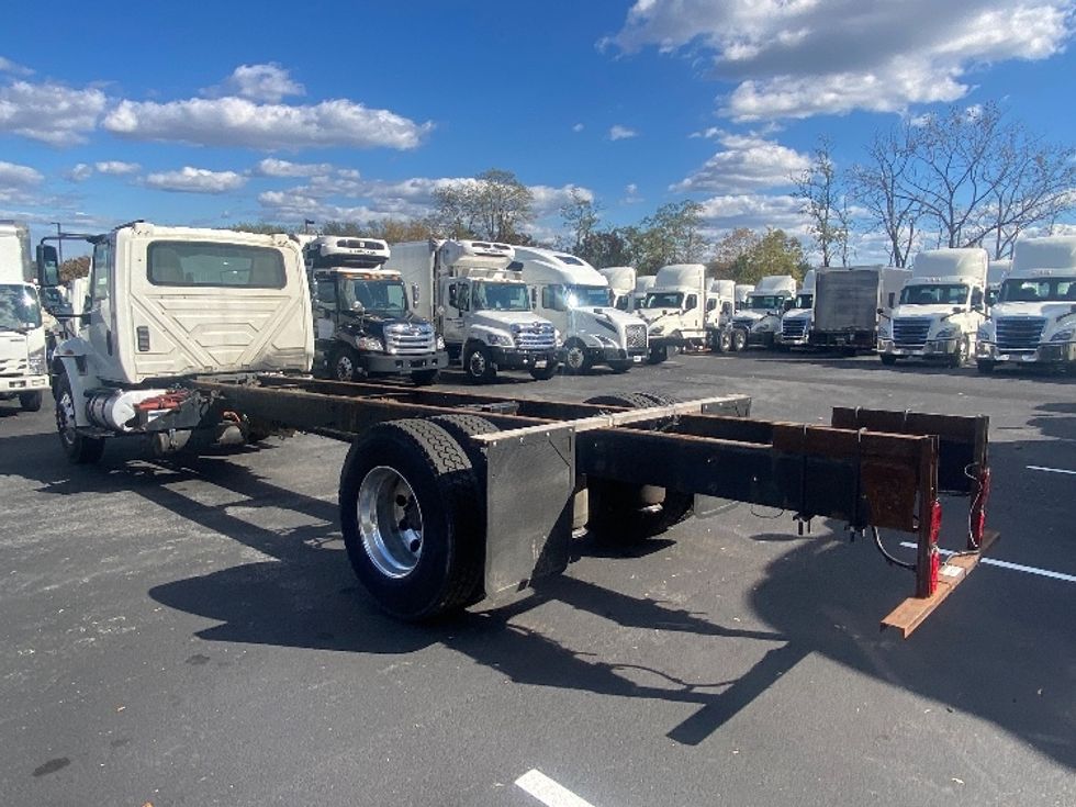 Cab and Chassis Truck-Light and Medium Duty Trucks-International-2018-4300-Jessup-MD-156,698\n\t\tmiles-$ 29,250 - Image 6