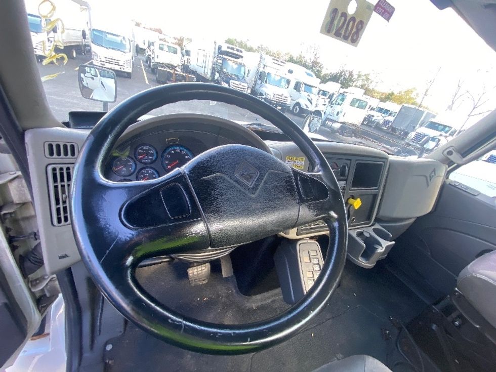 Cab and Chassis Truck-Light and Medium Duty Trucks-International-2018-4300-Jessup-MD-156,756\n\t\tmiles-$ 29,500 - Image 11