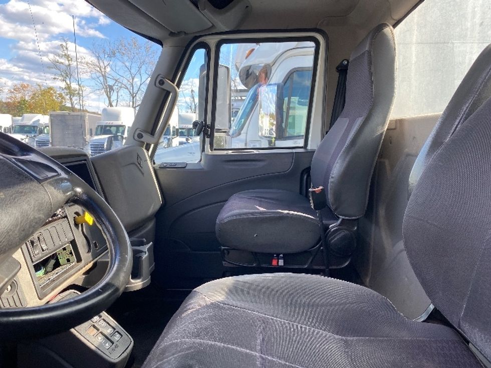 Cab and Chassis Truck-Light and Medium Duty Trucks-International-2018-4300-Jessup-MD-156,756\n\t\tmiles-$ 29,500 - Image 13