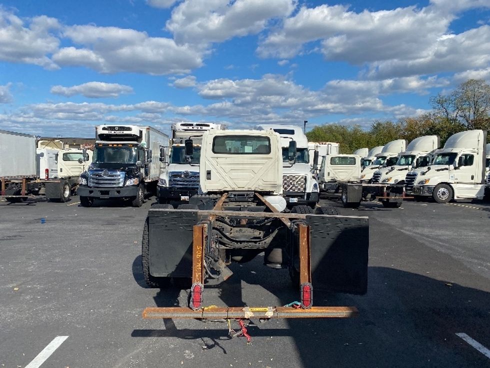 Cab and Chassis Truck-Light and Medium Duty Trucks-International-2018-4300-Jessup-MD-156,756\n\t\tmiles-$ 29,500 - Image 5