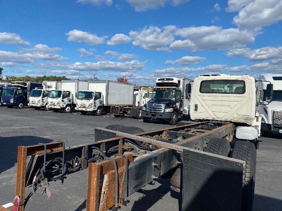 Cab and Chassis Truck-Light and Medium Duty Trucks-International-2018-4300-Jessup-MD-156,756\n\t\tmiles-$ 29,500 - Image 6