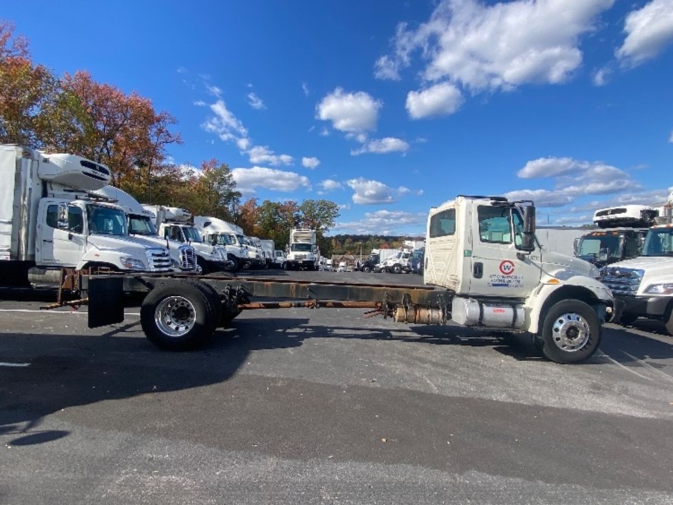 Cab and Chassis Truck-Light and Medium Duty Trucks-International-2018-4300-Jessup-MD-156,756\n\t\tmiles-$ 29,500 - Image 9