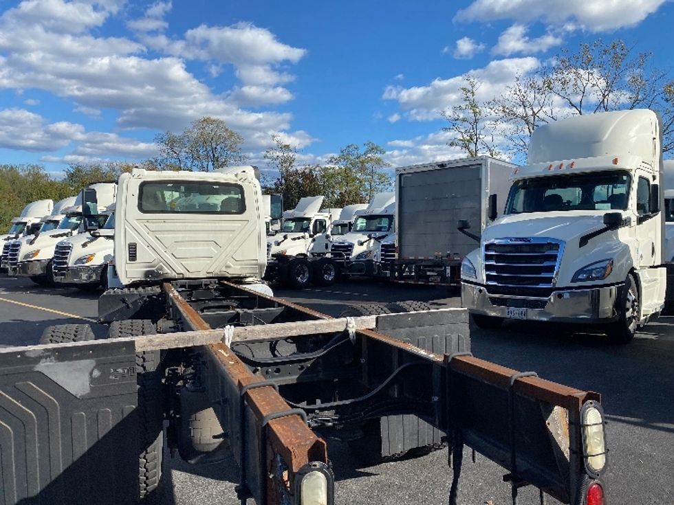 Cab and Chassis Truck-Light and Medium Duty Trucks-International-2018-4300-Jessup-MD-159,048\n\t\tmiles-$ 29,250 - Image 12