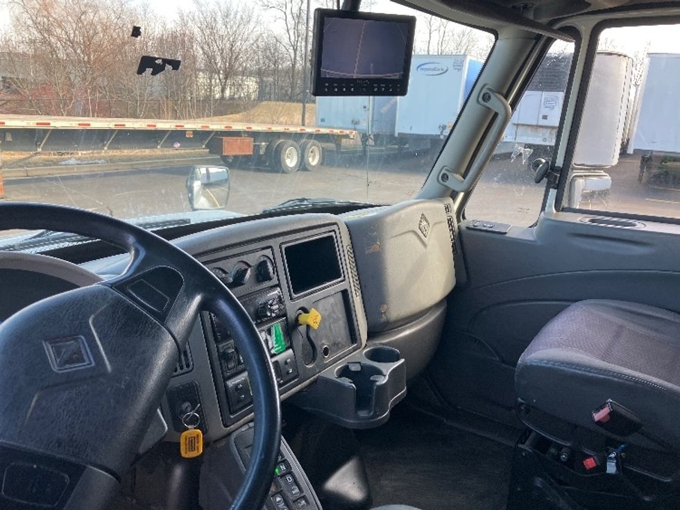 Cab and Chassis Truck-Light and Medium Duty Trucks-International-2018-4300-Jessup-MD-159,048\n\t\tmiles-$ 29,250 - Image 17