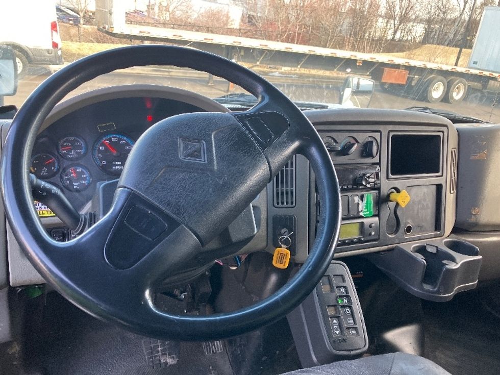Cab and Chassis Truck-Light and Medium Duty Trucks-International-2018-4300-Jessup-MD-159,048\n\t\tmiles-$ 29,250 - Image 18