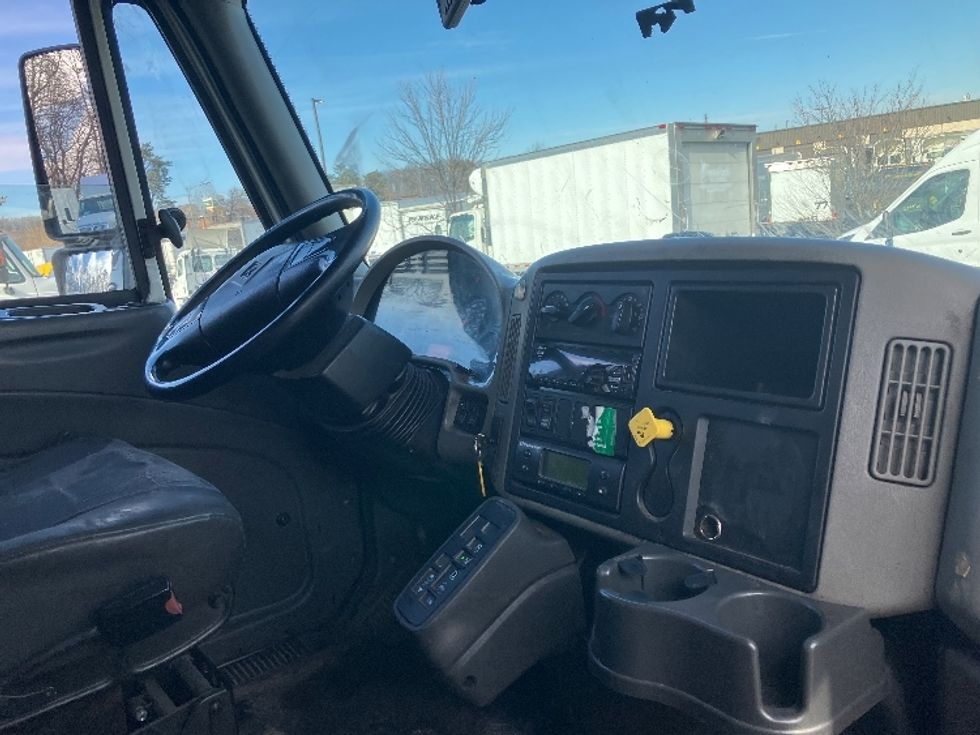Cab and Chassis Truck-Light and Medium Duty Trucks-International-2018-4300-Jessup-MD-159,048\n\t\tmiles-$ 29,250 - Image 22