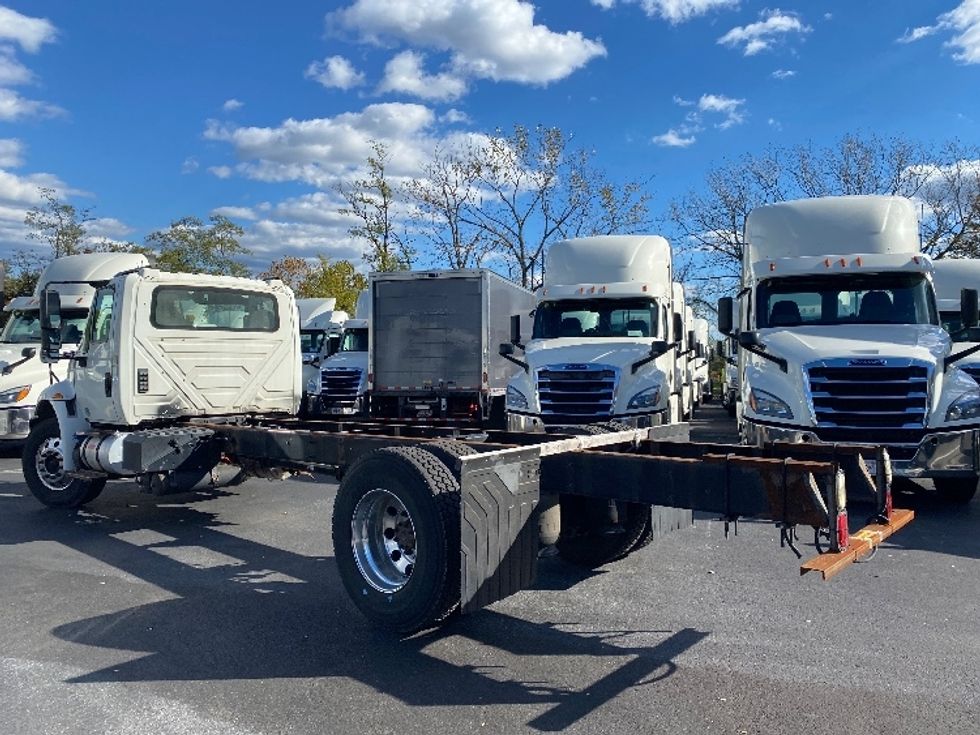 Cab and Chassis Truck-Light and Medium Duty Trucks-International-2018-4300-Jessup-MD-159,048\n\t\tmiles-$ 29,250 - Image 6
