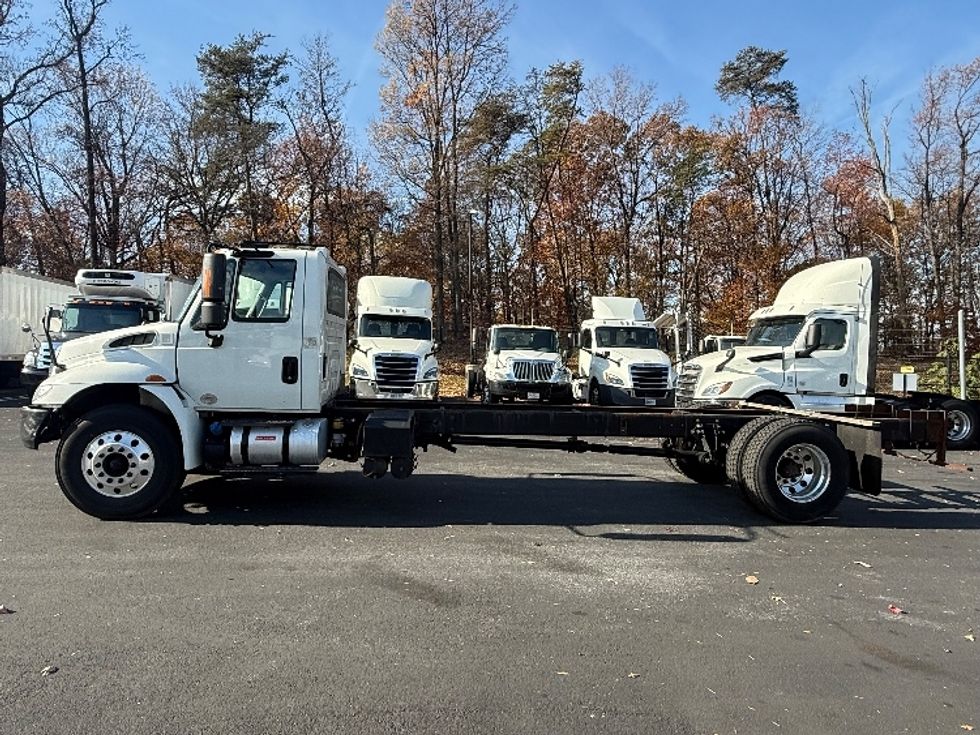 2018 International 4300 DuraStar 4300 photo 4