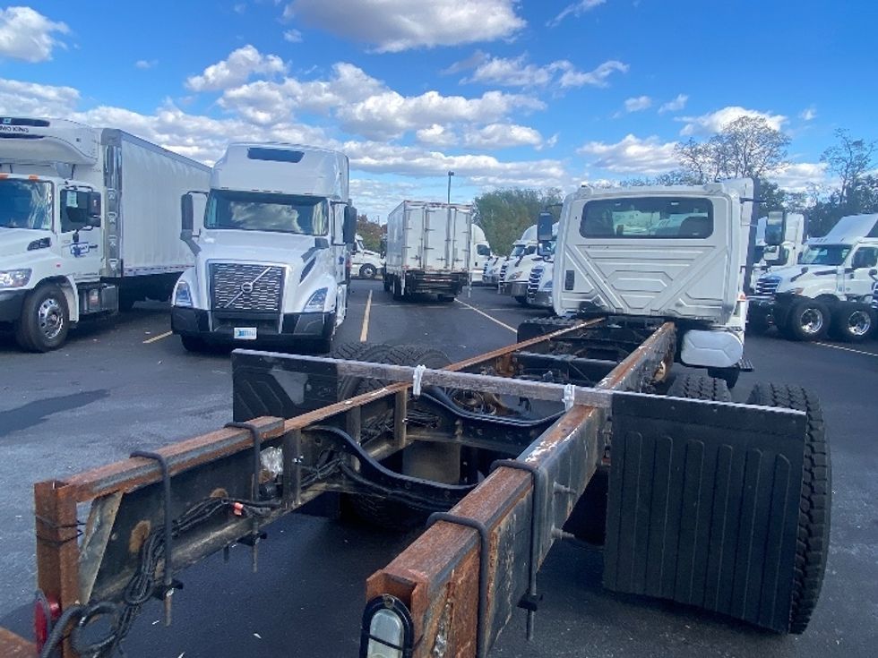 Cab and Chassis Truck-Light and Medium Duty Trucks-International-2018-4300-Jessup-MD-235,512\n\t\tmiles-$ 18,500 - Image 11