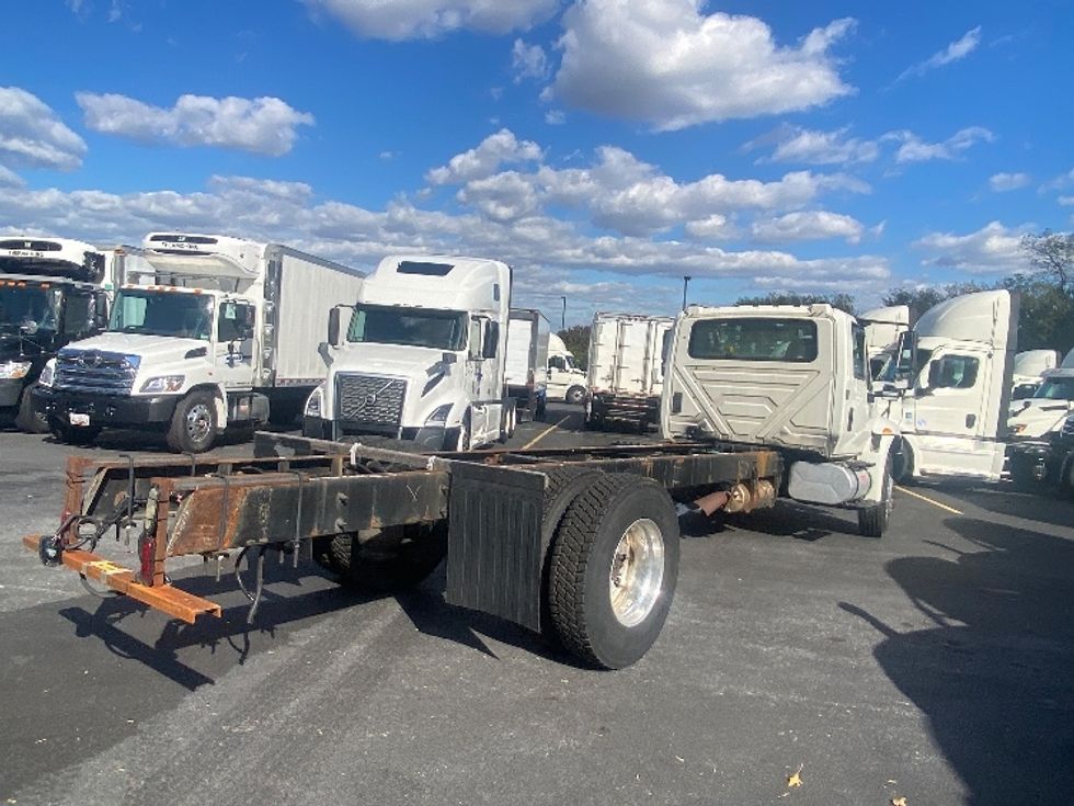 Cab and Chassis Truck-Light and Medium Duty Trucks-International-2018-4300-Jessup-MD-235,512\n\t\tmiles-$ 18,500 - Image 13