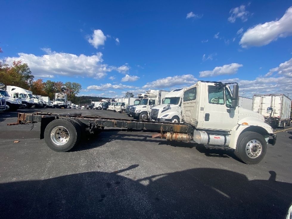Cab and Chassis Truck-Light and Medium Duty Trucks-International-2018-4300-Jessup-MD-235,512\n\t\tmiles-$ 18,500 - Image 15