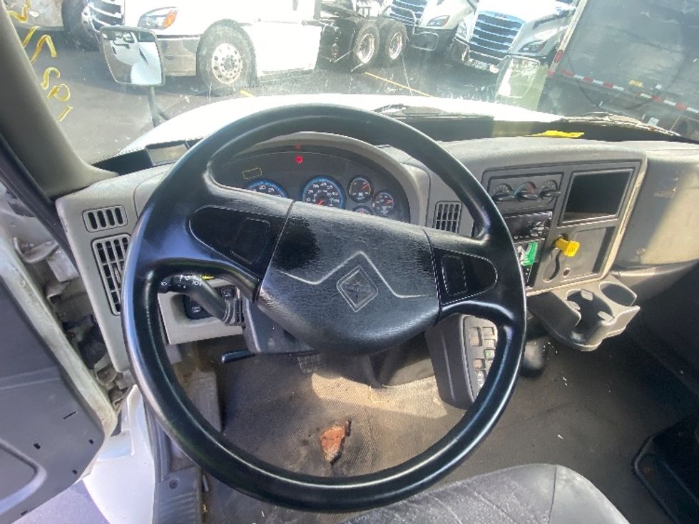 Cab and Chassis Truck-Light and Medium Duty Trucks-International-2018-4300-Jessup-MD-235,512\n\t\tmiles-$ 18,500 - Image 17