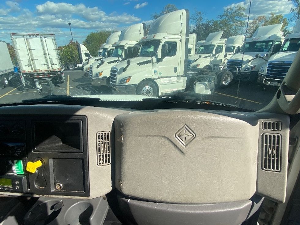 Cab and Chassis Truck-Light and Medium Duty Trucks-International-2018-4300-Jessup-MD-235,512\n\t\tmiles-$ 18,500 - Image 21