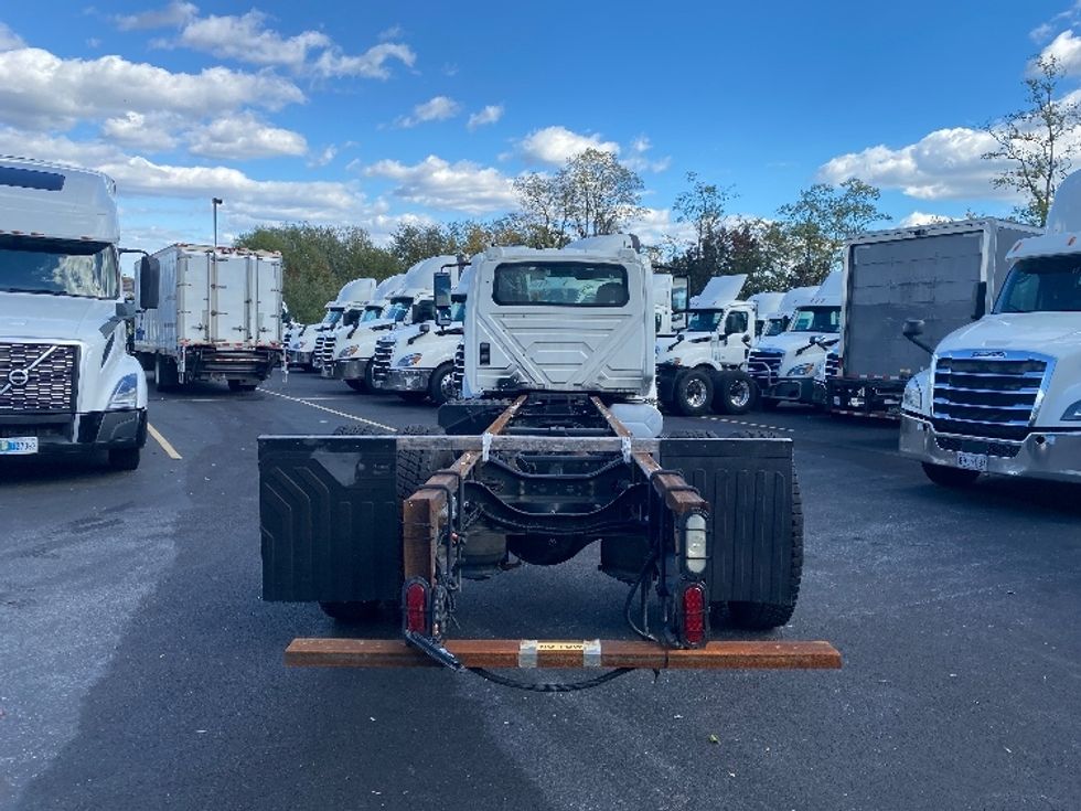 Cab and Chassis Truck-Light and Medium Duty Trucks-International-2018-4300-Jessup-MD-235,512\n\t\tmiles-$ 18,500 - Image 7