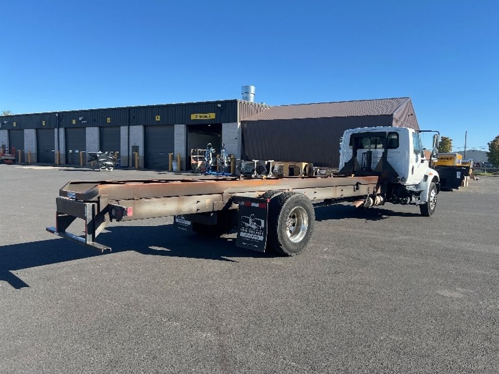 Cab and Chassis Truck-Light and Medium Duty Trucks-International-2019-4300-Bensalem-PA-42,748\n\t\tmiles-$ 39,500 - Image 13