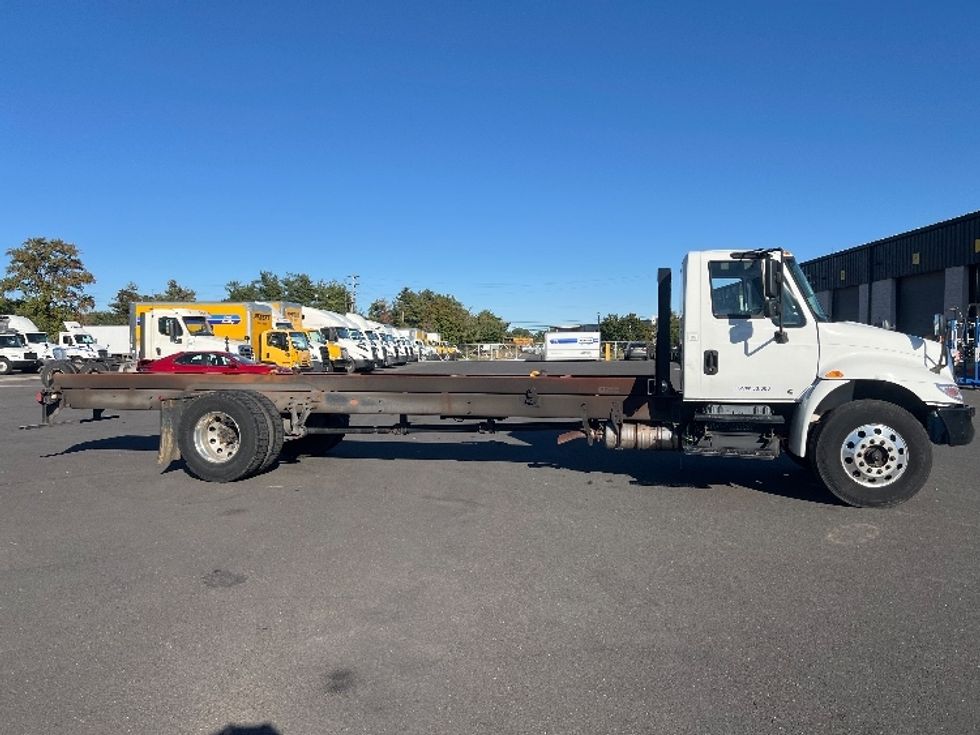 Cab and Chassis Truck-Light and Medium Duty Trucks-International-2019-4300-Bensalem-PA-42,748\n\t\tmiles-$ 39,500 - Image 15
