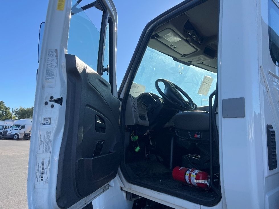 Cab and Chassis Truck-Light and Medium Duty Trucks-International-2019-4300-Bensalem-PA-42,748\n\t\tmiles-$ 39,500 - Image 16