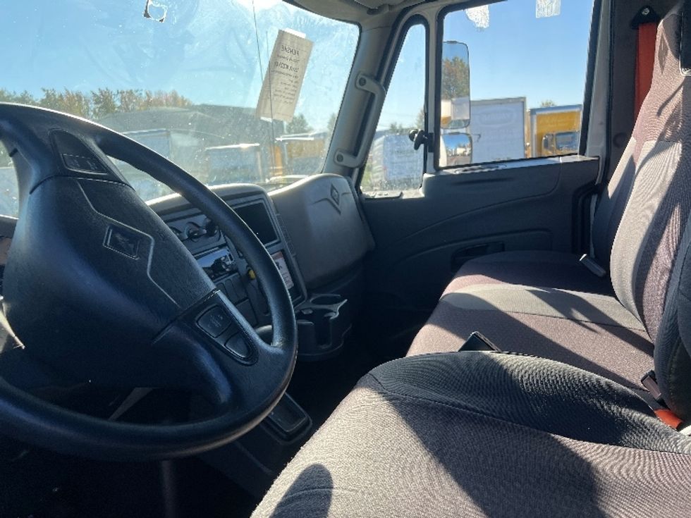 Cab and Chassis Truck-Light and Medium Duty Trucks-International-2019-4300-Bensalem-PA-42,748\n\t\tmiles-$ 39,500 - Image 17