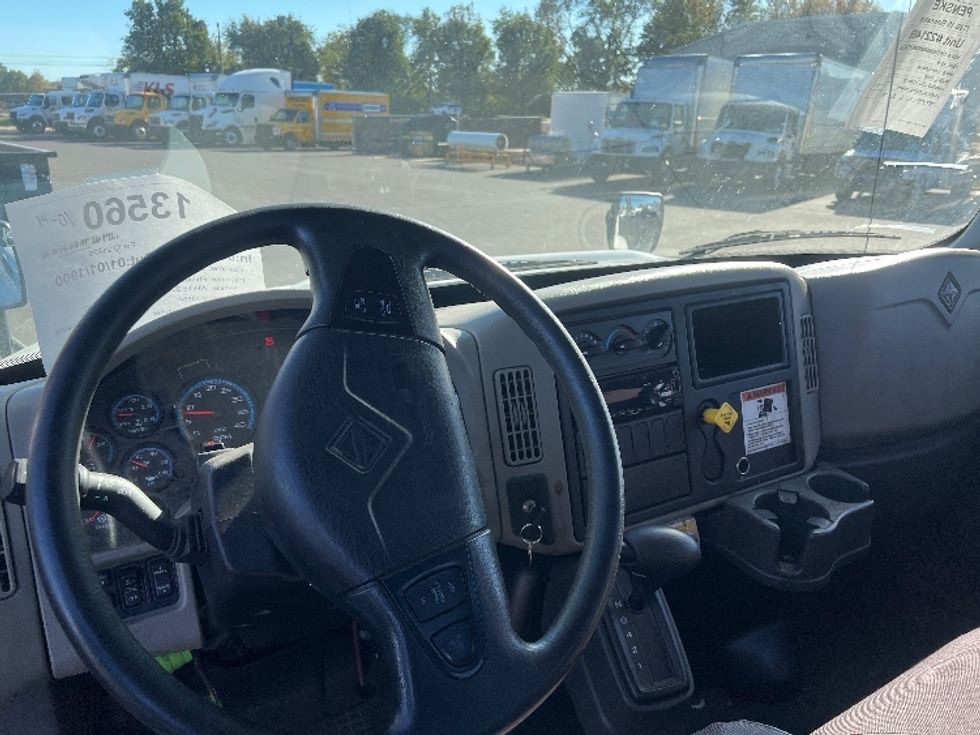 Cab and Chassis Truck-Light and Medium Duty Trucks-International-2019-4300-Bensalem-PA-42,748\n\t\tmiles-$ 39,500 - Image 18