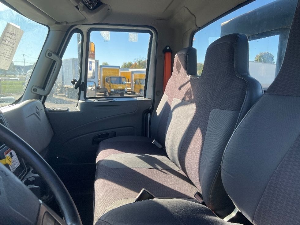 Cab and Chassis Truck-Light and Medium Duty Trucks-International-2019-4300-Bensalem-PA-42,748\n\t\tmiles-$ 39,500 - Image 19