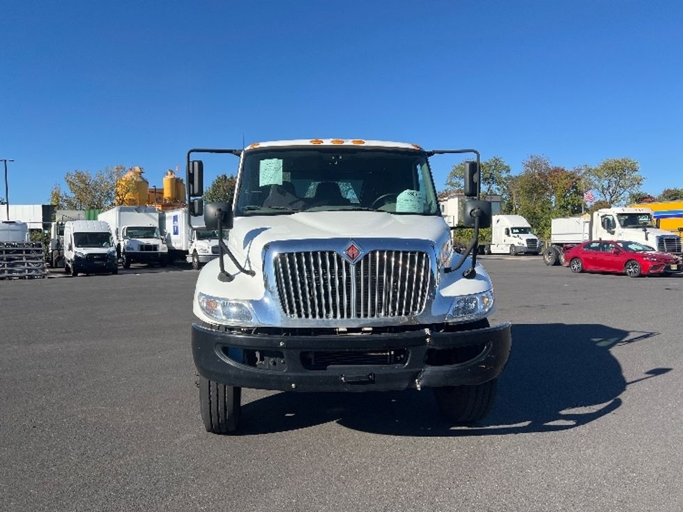 Cab and Chassis Truck-Light and Medium Duty Trucks-International-2019-4300-Bensalem-PA-42,748\n\t\tmiles-$ 39,500 - Image 2