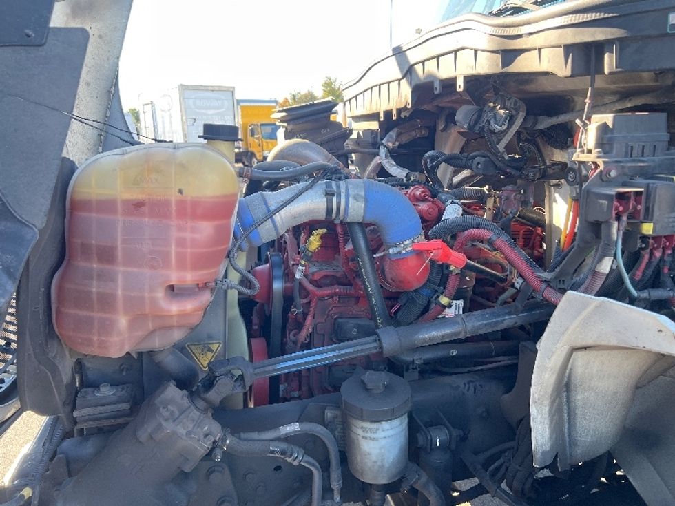 Cab and Chassis Truck-Light and Medium Duty Trucks-International-2019-4300-Bensalem-PA-42,748\n\t\tmiles-$ 39,500 - Image 24