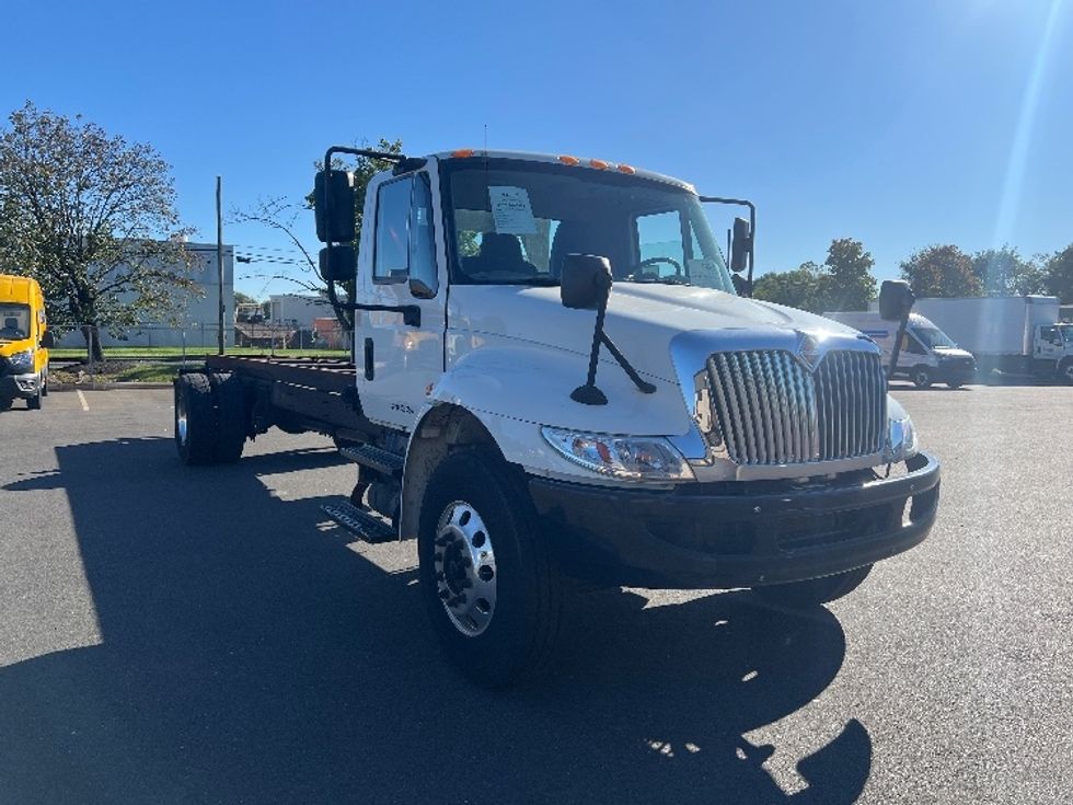 Cab and Chassis Truck-Light and Medium Duty Trucks-International-2019-4300-Bensalem-PA-48,214\n\t\tmiles-$ 39,000 - Image 1