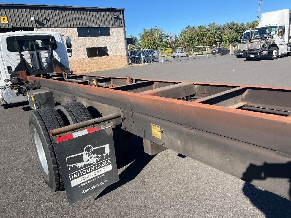 Cab and Chassis Truck-Light and Medium Duty Trucks-International-2019-4300-Bensalem-PA-48,214\n\t\tmiles-$ 39,000 - Image 11