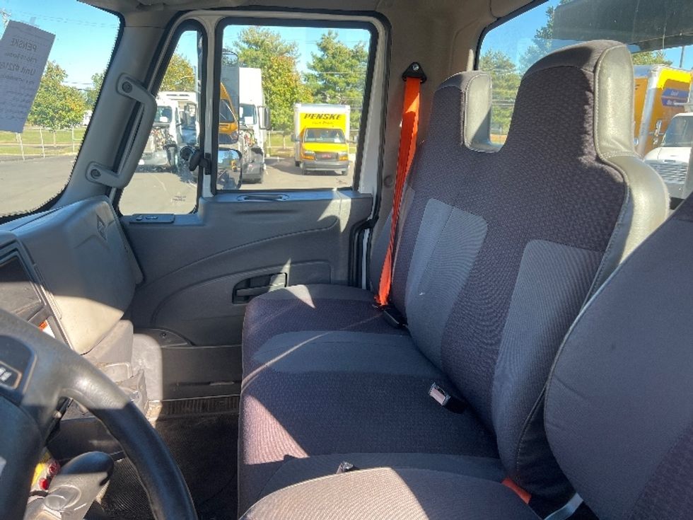 Cab and Chassis Truck-Light and Medium Duty Trucks-International-2019-4300-Bensalem-PA-48,214\n\t\tmiles-$ 39,000 - Image 19